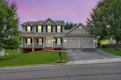 6014 Crumpacker Dr, Roanoke, VA 24012
