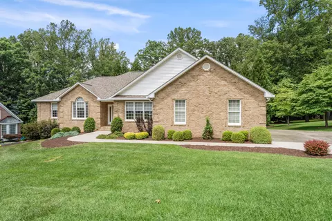 959 Highland Dr, Roanoke, VA 24019