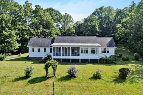 6820 Dawnwood Rd, Roanoke, VA 24018
