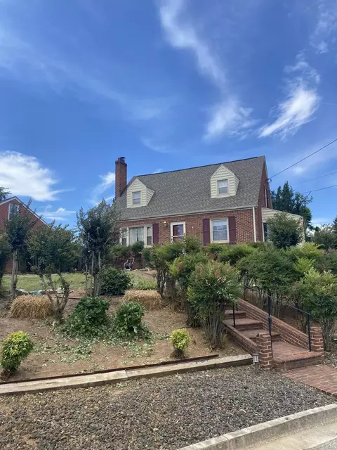 903 Watts St, Salem, VA 24153
