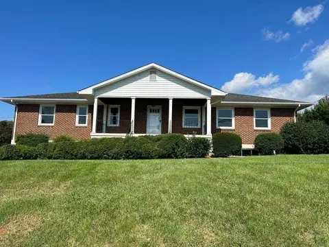 2223 Mt Regis Dr, Salem, VA 24153