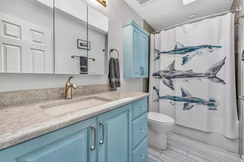 Bath - 1941 Springmill Rd, Salem, VA 24153 photo 1 of 4
