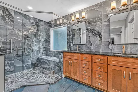 Bath - 1941 Springmill Rd, Salem, VA 24153 photo 2 of 4