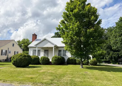 816 Douglas St, Clifton Forge, VA 24422