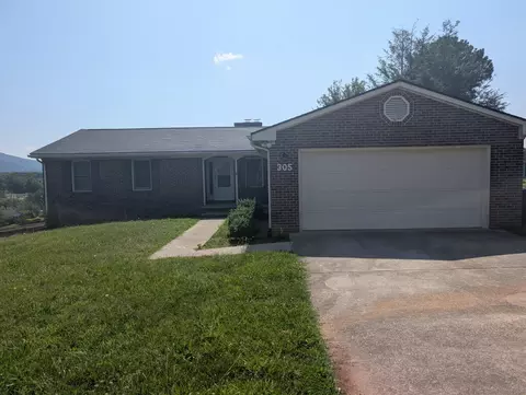 305 N Preston Rd, Vinton, VA 24179