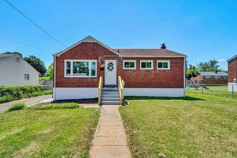 3113 Birchlawn Ave NW, Roanoke, VA 24012