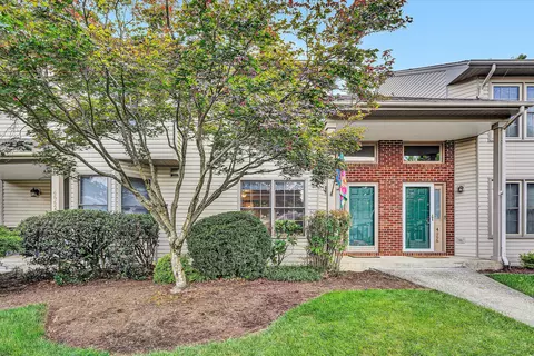 4664 Mill View Ct, Roanoke, VA 24018