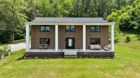 7777 Apple Grove Ln, Roanoke, VA 24018