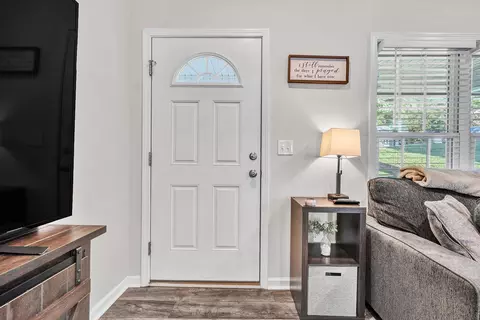 Entry Way - 302 9th St, Vinton, VA 24179 photo 1 of 1