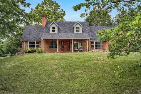 5197 Mountain Pass Rd, Troutville, VA 24175