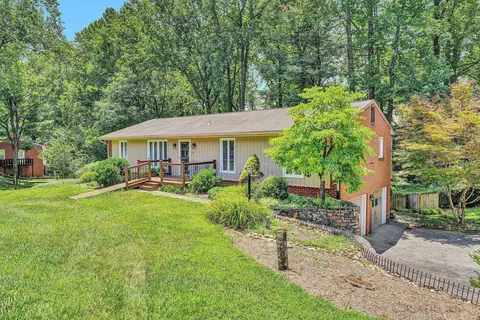 199 Stratford Dr, Blue Ridge, VA 24064
