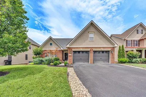 2532 Russlen Dr, Salem, VA 24153