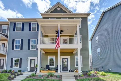 214 Colony Ave, Daleville, VA 24083