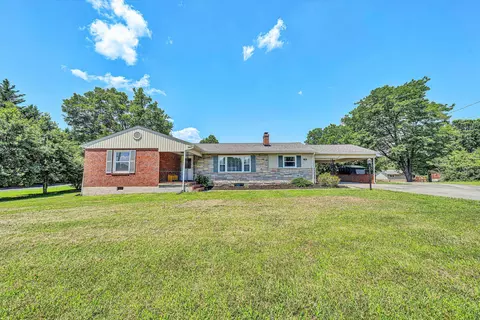 310 Daladier Dr, Vinton, VA 24179 photo 4