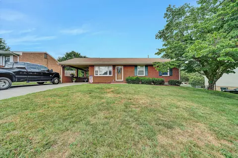 936 Ingleside Ln, Salem, VA 24153