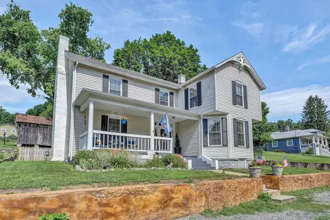 21 S Factory St, Fincastle, VA 24090