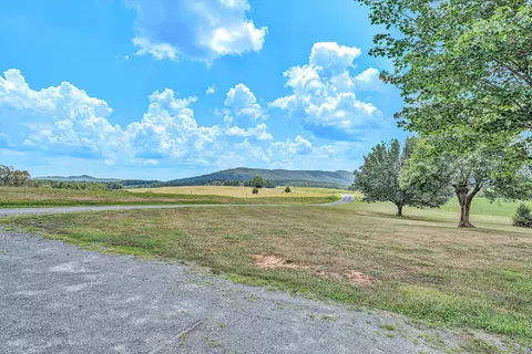 919 Sago Rd, Penhook, VA 24137 photo 3