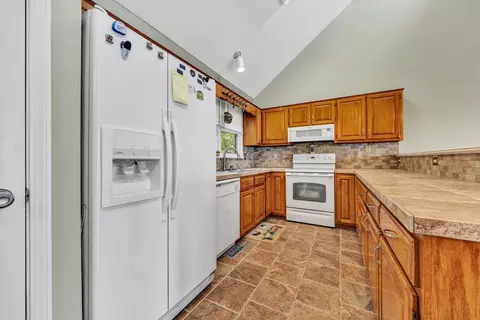 Kitchen - 2525 Timberview Rd, Roanoke, VA 24019 photo 1 of 2