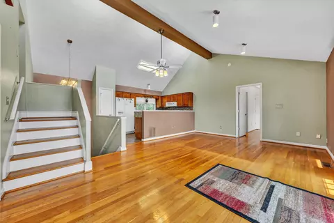 Living - 2525 Timberview Rd, Roanoke, VA 24019 photo 1 of 4