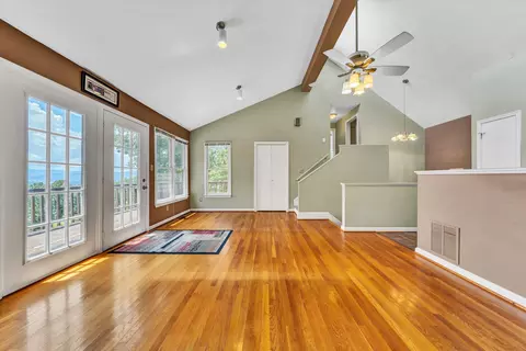 Living - 2525 Timberview Rd, Roanoke, VA 24019 photo 2 of 4