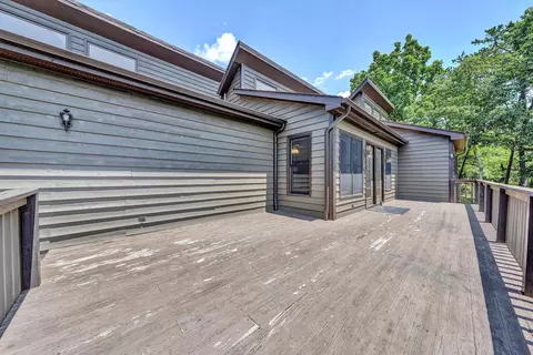 Exterior - 2525 Timberview Rd, Roanoke, VA 24019 photo 6 of 21