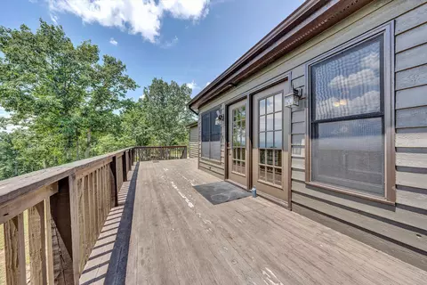 Exterior - 2525 Timberview Rd, Roanoke, VA 24019 photo 7 of 21