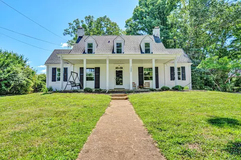 1027 Mulberry Rd, Martinsville, VA 24112