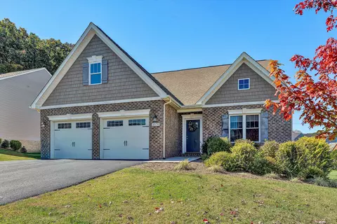 2570 Woods Meadow Ln, Salem, VA 24153