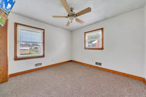 Bedroom - 202 Frontier Rd NE, Roanoke, VA 24012 photo 3 of 6