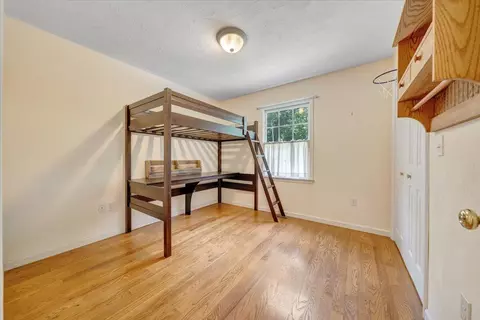 Bedroom - 1403 Greyledge Rd, Buchanan, VA 24066 photo 2 of 4