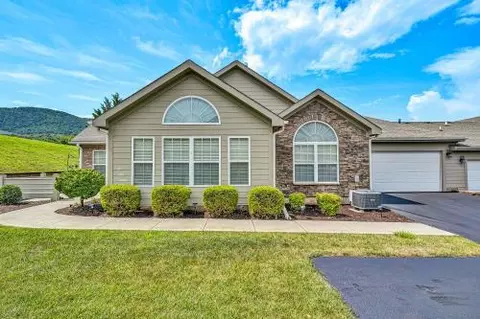 5460 Orchard Villas Cir, Roanoke, VA 24019