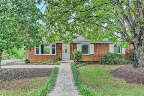 3285 Rasmont Rd, Roanoke, VA 24018