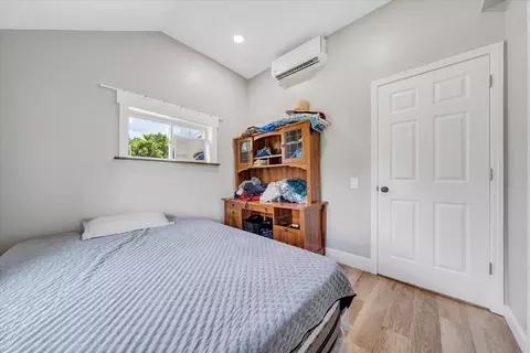 Bedroom - 705 Virginia Ave, Vinton, VA 24179 photo 2 of 4