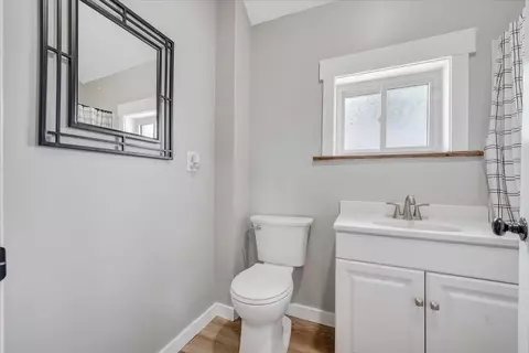 Bath - 705 Virginia Ave, Vinton, VA 24179 photo 1 of 3