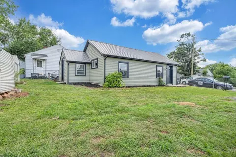 Exterior - 705 Virginia Ave, Vinton, VA 24179 photo 4 of 8