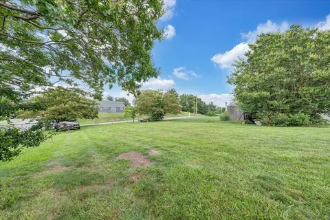 Exterior - 705 Virginia Ave, Vinton, VA 24179 photo 7 of 8
