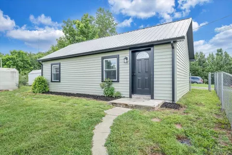 Exterior - 705 Virginia Ave, Vinton, VA 24179 photo 5 of 8