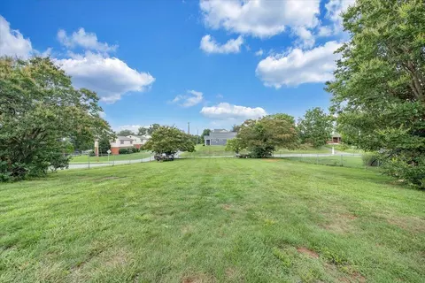 Exterior - 705 Virginia Ave, Vinton, VA 24179 photo 6 of 8