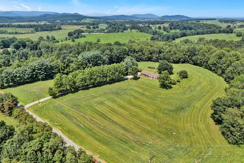 9732 Goodview Rd, Goodview, VA 24095 photo 6