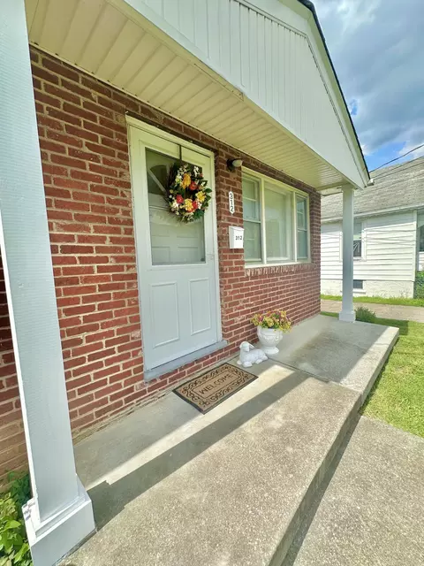312 E Phillip St, Covington, VA 24426 photo 12