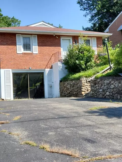 3645 Bunker Hill Dr, Roanoke, VA 24018