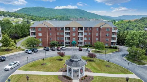 4448 Pheasant Ridge Rd #404, Roanoke, VA 24014