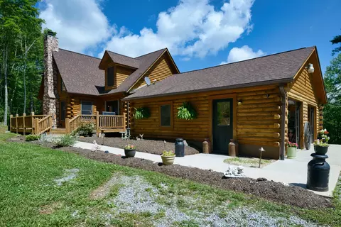 567 Weeks Rd NW, Floyd, VA 24091