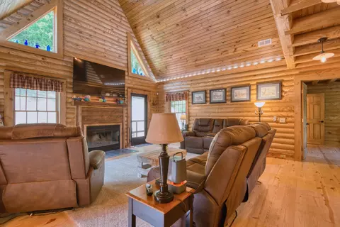 Living - 567 Weeks Rd NW, Floyd, VA 24091 photo 4 of 5