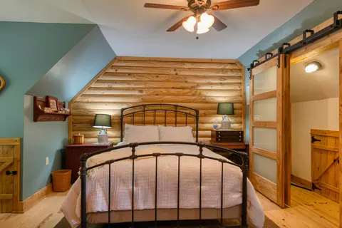 Bedroom - 567 Weeks Rd NW, Floyd, VA 24091 photo 6 of 7