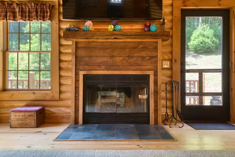 Entry Way - 567 Weeks Rd NW, Floyd, VA 24091 photo 1 of 6