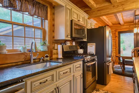 Kitchen - 567 Weeks Rd NW, Floyd, VA 24091 photo 2 of 6