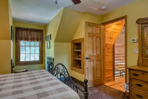 Bedroom - 567 Weeks Rd NW, Floyd, VA 24091 photo 4 of 7