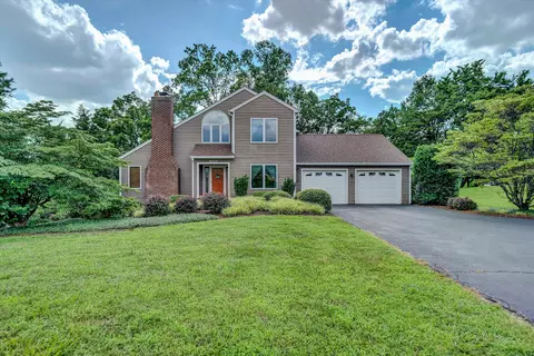 6530 Trevilian Rd, Roanoke, VA 24019