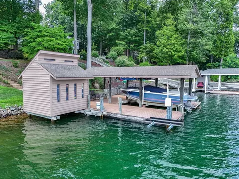 View/Area - 1196 Jefferson Dock Rd, Penhook, VA 24137 photo 3 of 12